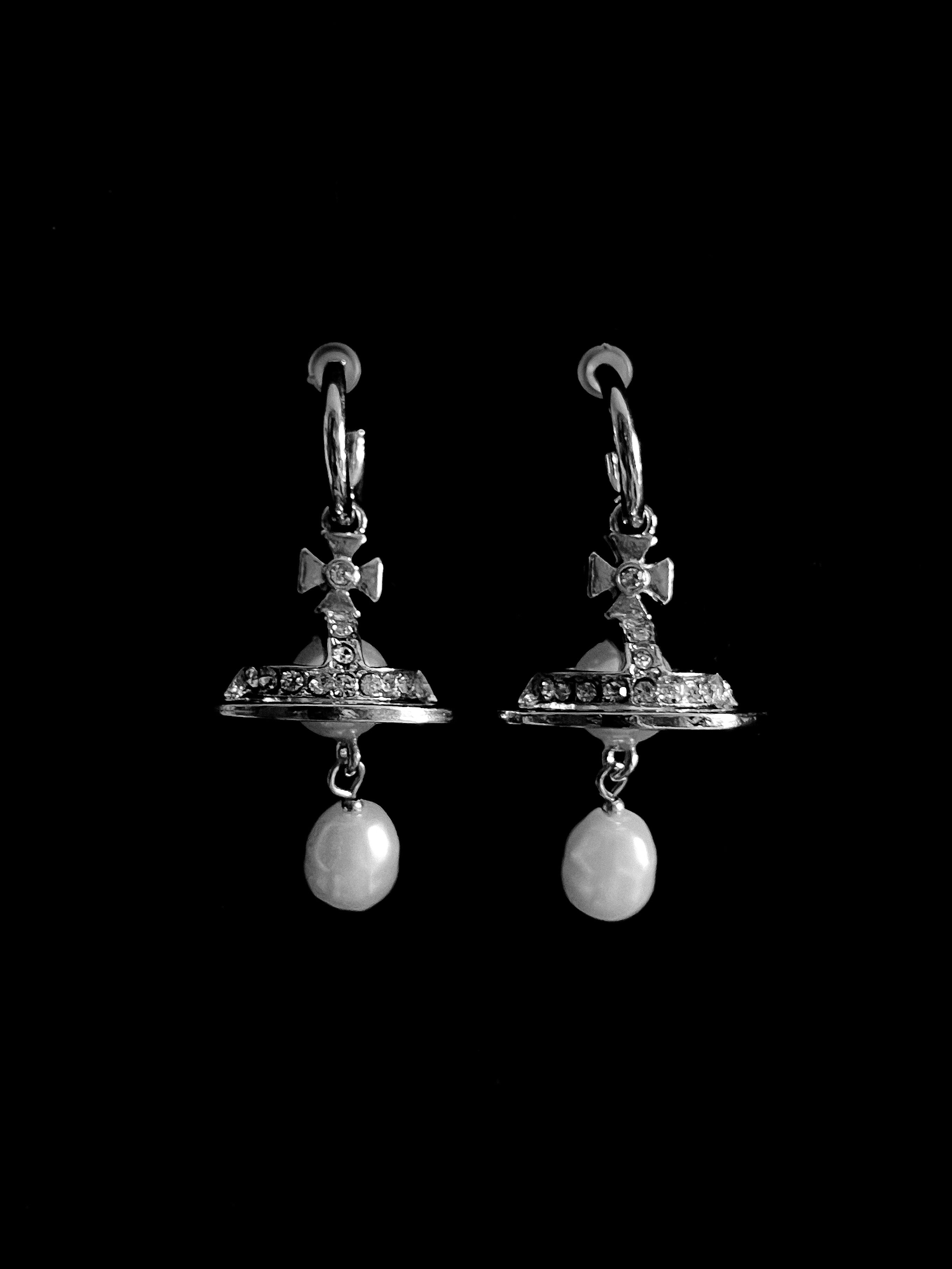 Fallen Pearl Orbit Earrings