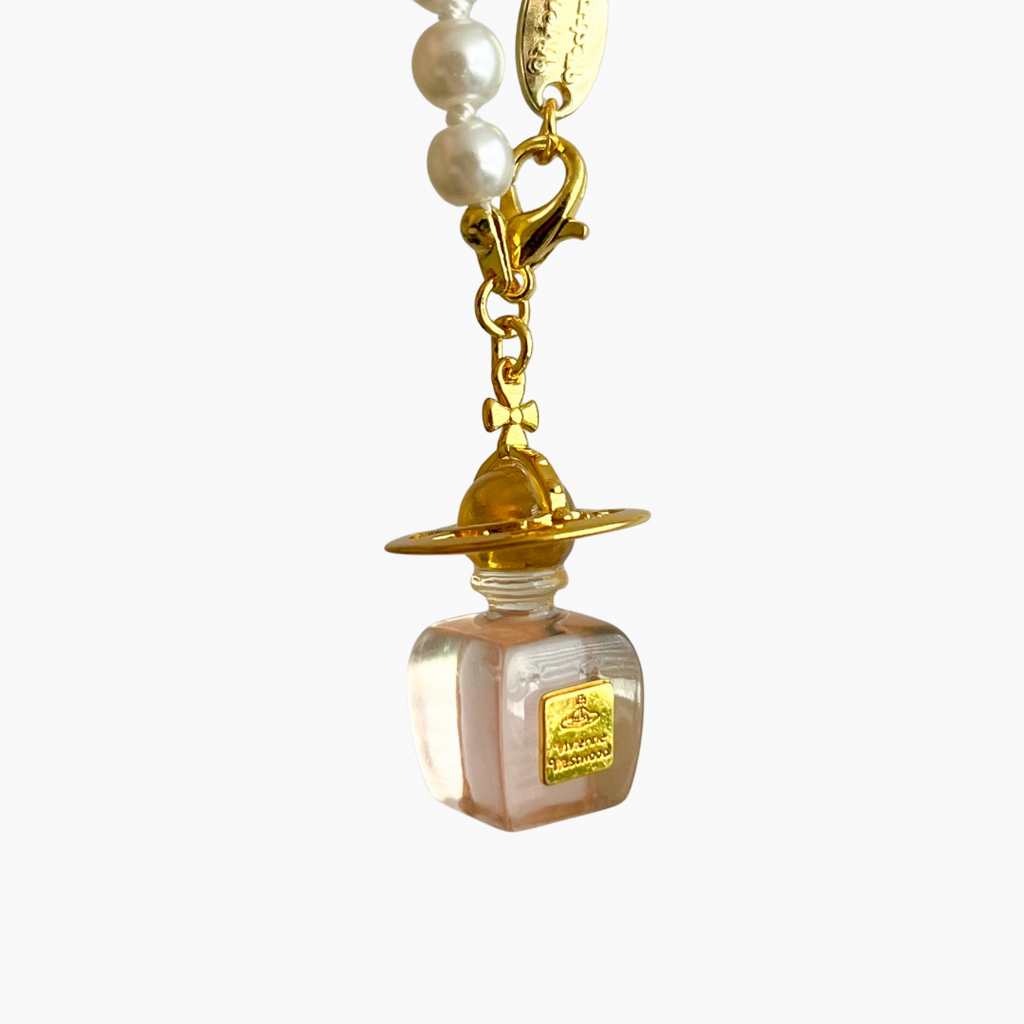 Collar VW perfume perlas