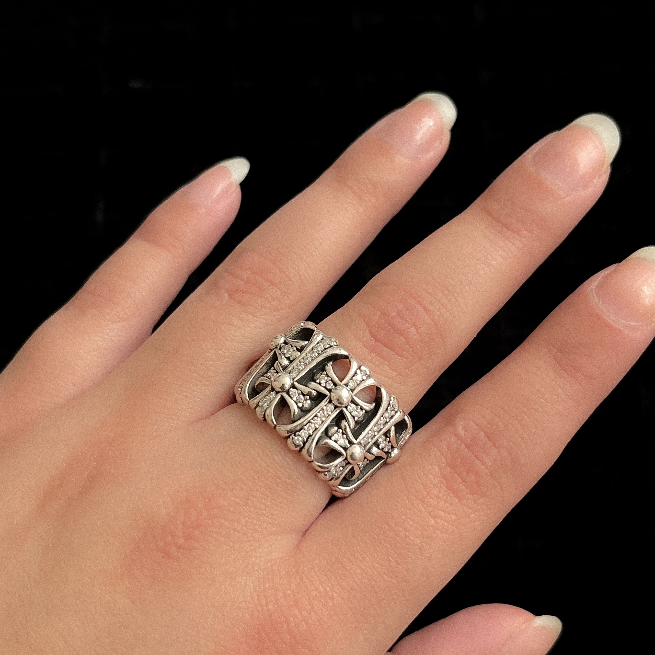 Anillo Chrome Hearts Brillos