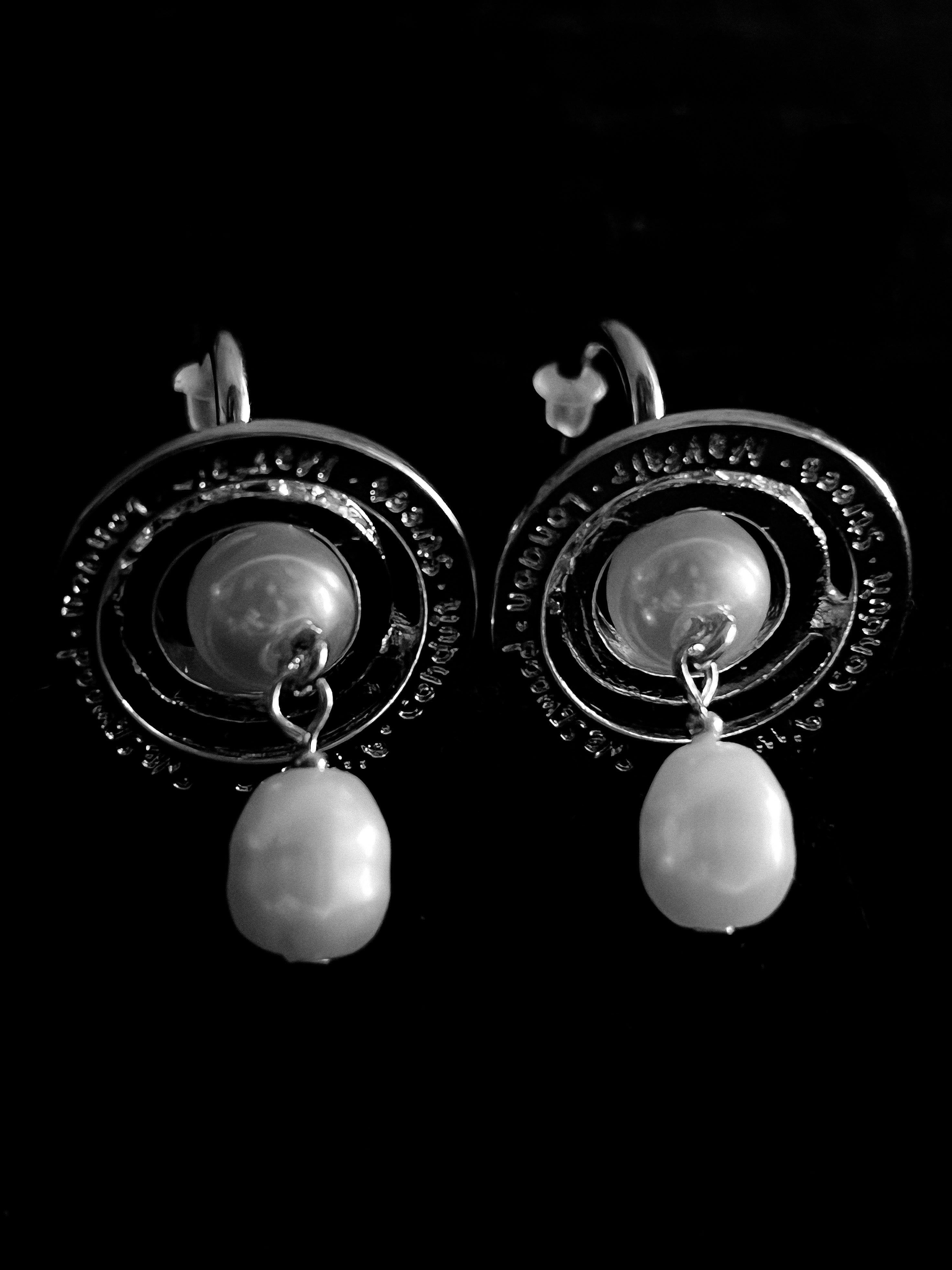 Fallen Pearl Orbit Earrings