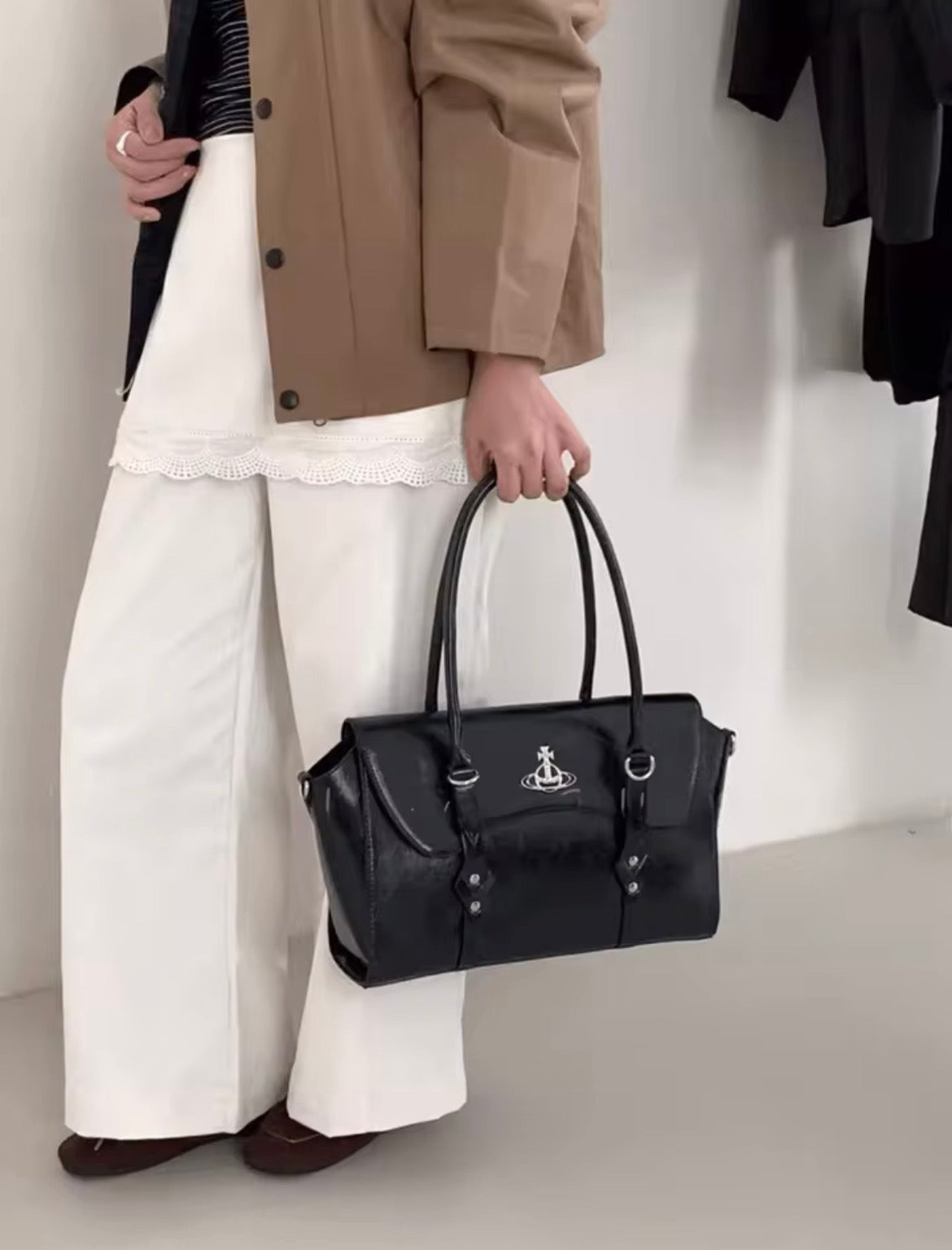 Vivienne Classic Orb Tote