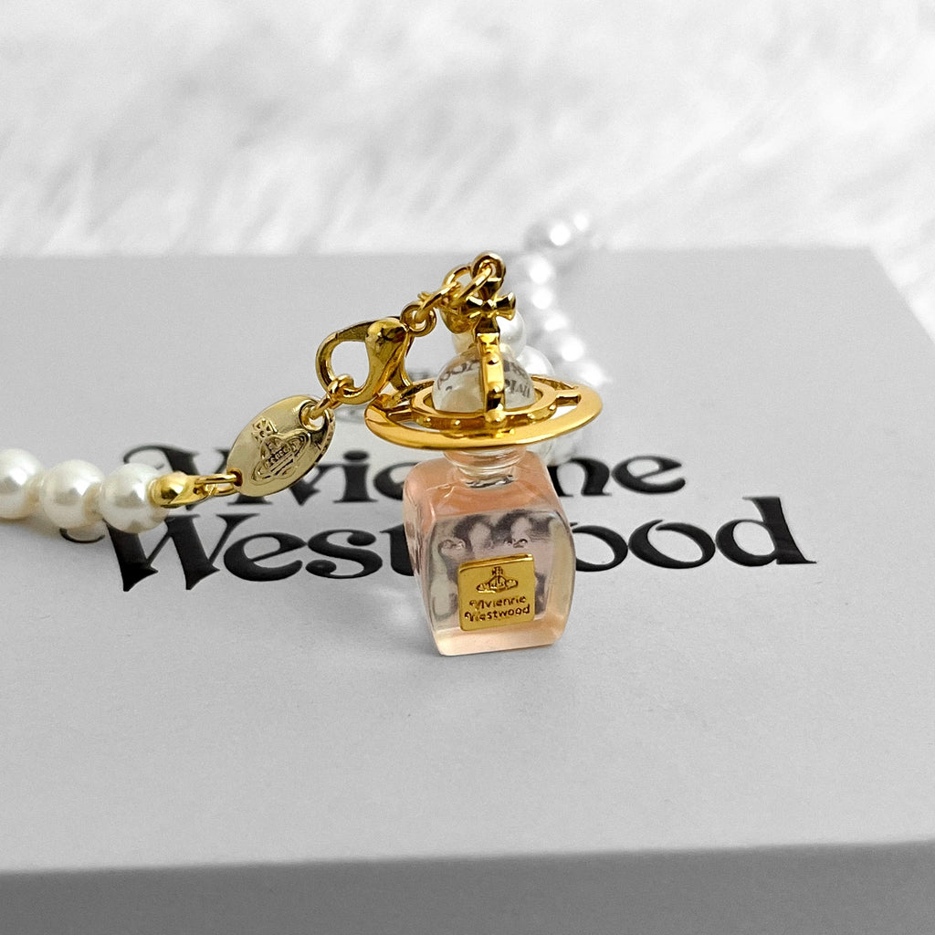 Collar VW perfume perlas
