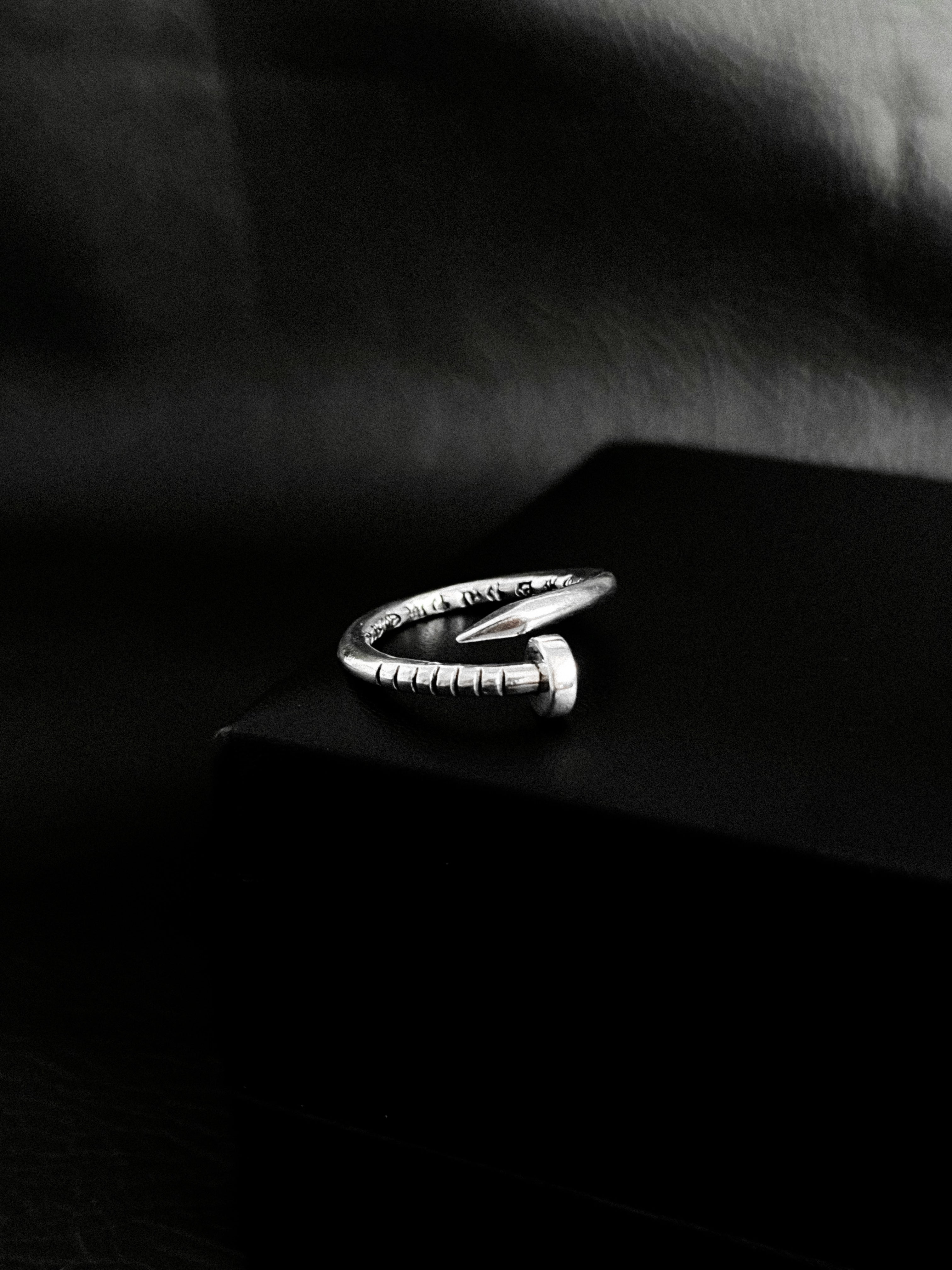 Anillo Chrome H. Cross Nail