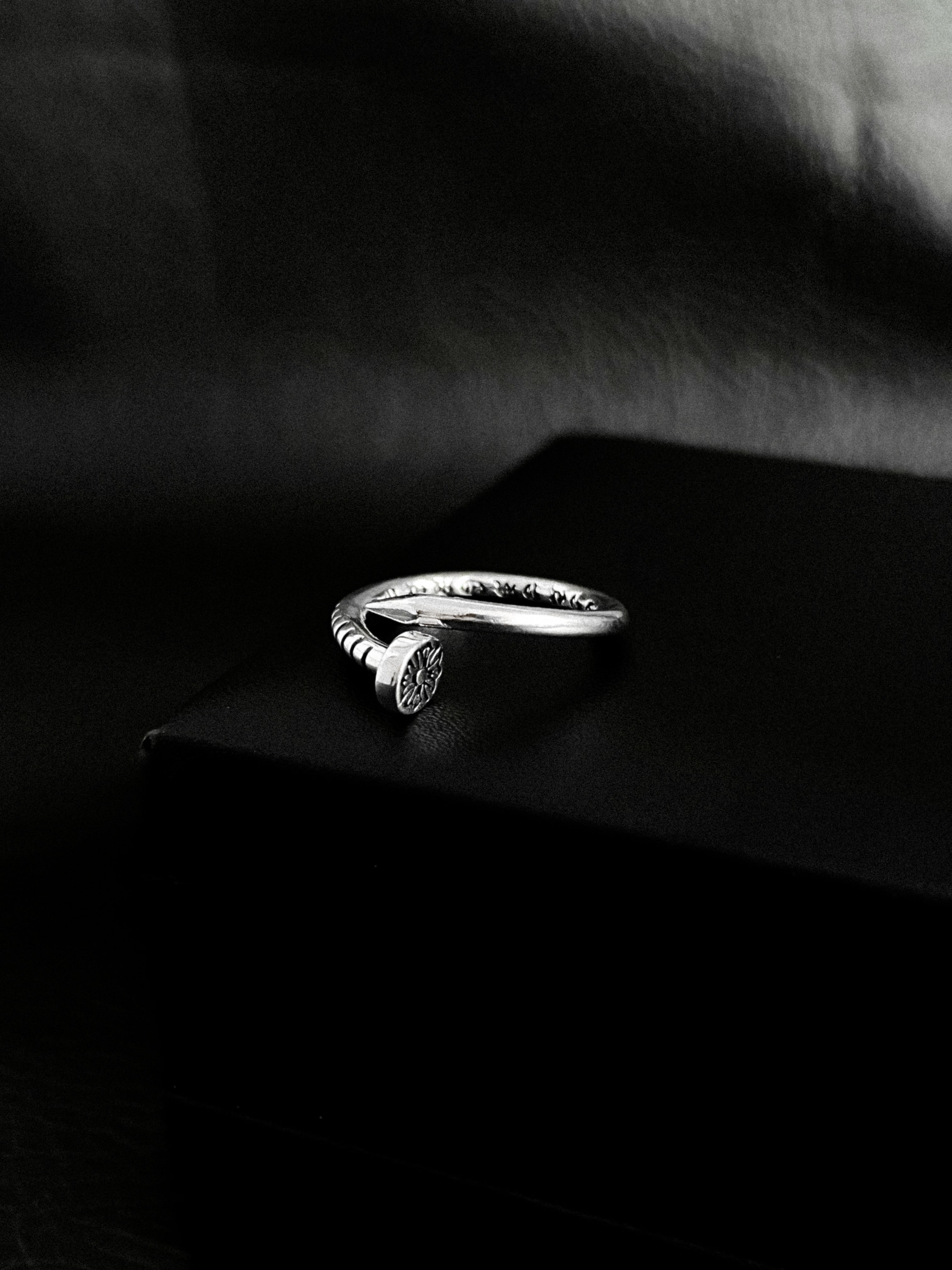 Anillo Chrome H. Cross Nail