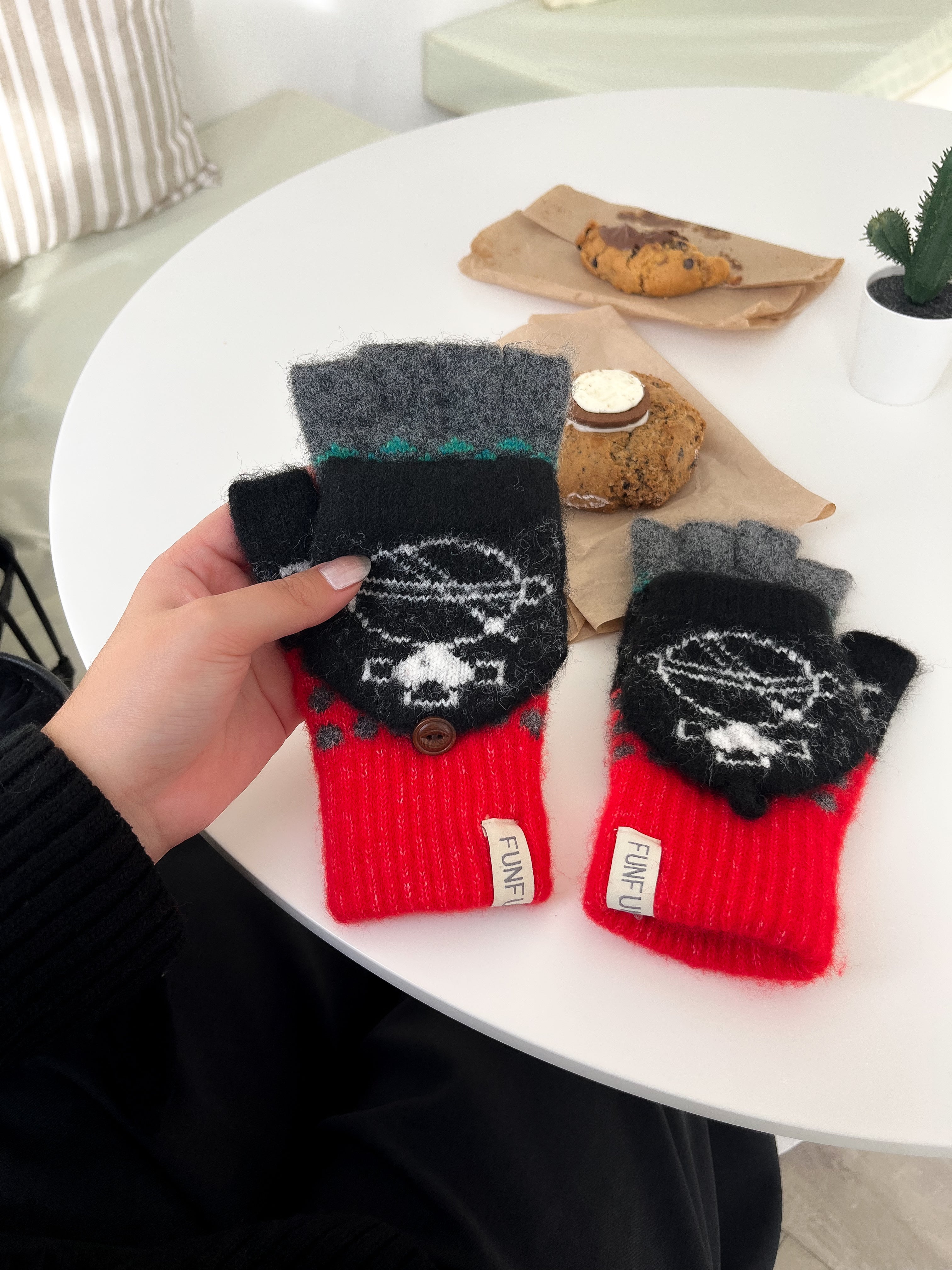 Orb Knit Fingerless Gloves